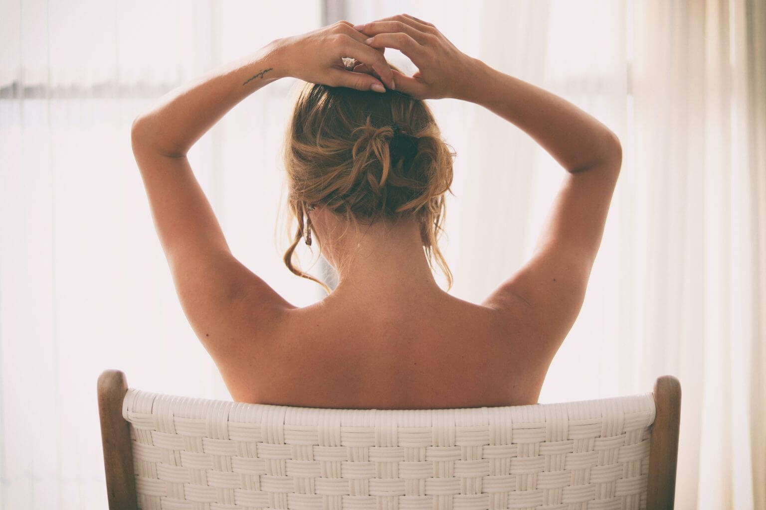 What’s Bacne(back Acne)? How To Get Rid Of It Naturally?
